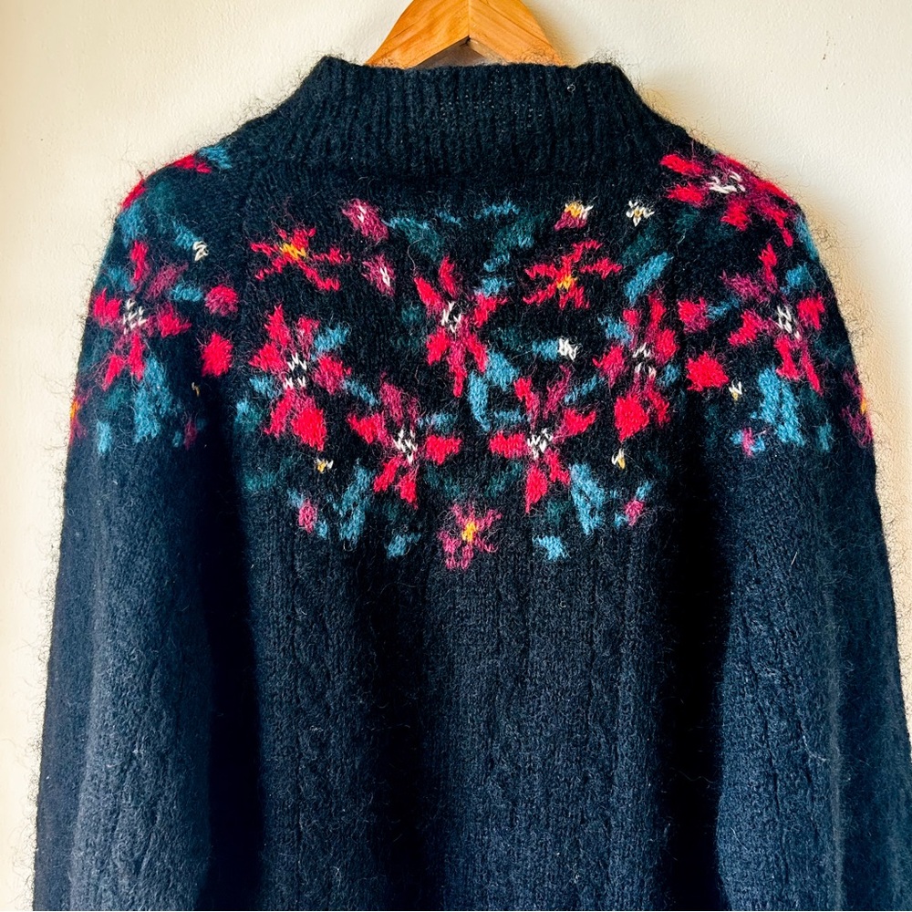 L.L. Bean Vintage 80s Floral Black Mohair Sweater XL - Picture 7 of 10